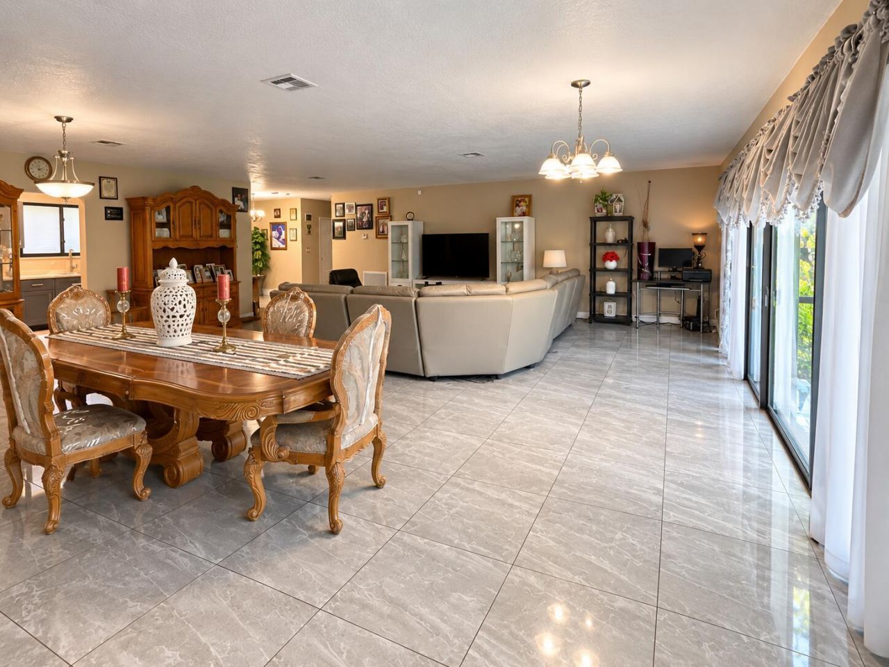 70 NE 174th Drive, North Miami Beach, FL 33162 Photo