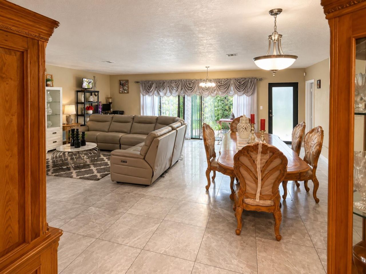 70 NE 174th Drive, North Miami Beach, FL 33162 Photo