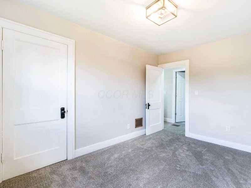905 Leona Avenue, Columbus, OH 43201 Photo 30