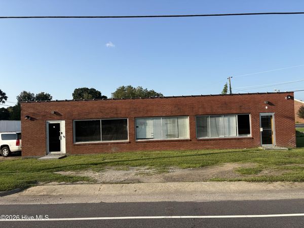 531 E Strawberry Boulevard , Chadbourn, NC 28431