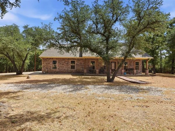 415 Adell Road , Weatherford, TX 76088