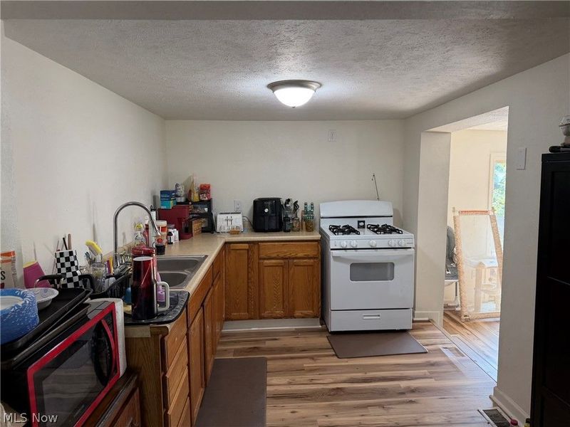 4421 Meadowbrook Drive, Leavittsburg, OH 44430 Photo 17