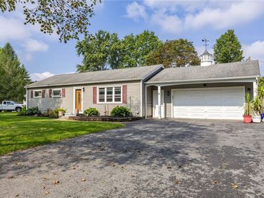 6 Hillside Drive , Spencerport, NY 14559