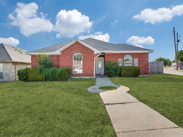 1042 Westover Drive , Lancaster, TX 75134