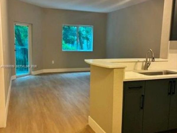 6001 SW 70th St , Unit 322, South Miami, FL 33143