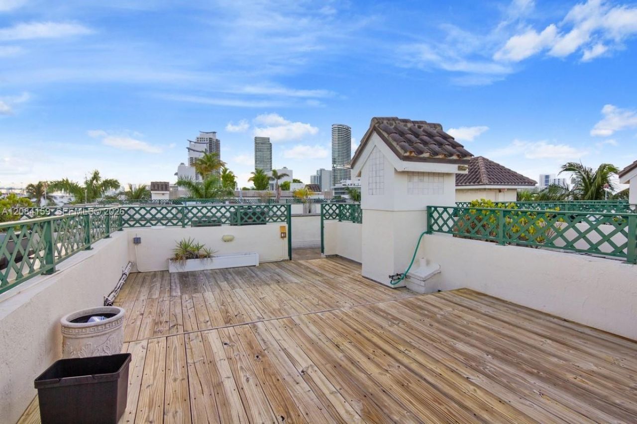 300 Euclid Ave, Unit 209, Miami Beach, FL 33139 Photo