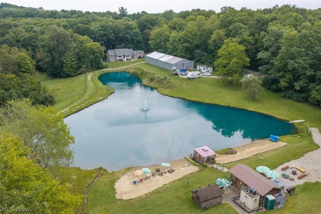 4605 Mount Pleasant Road NW, Dover, OH 44622