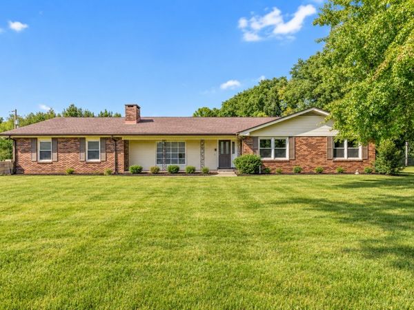 1100 Pleasant Valley Rd , Chapmansboro, TN 37035