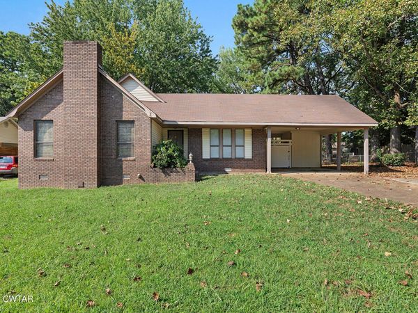 57 E University Parkway , Jackson, TN 38305