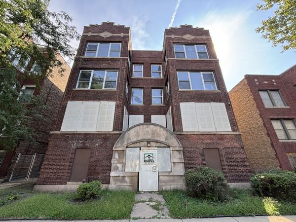 7135 S East End Avenue , Chicago, IL 60649
