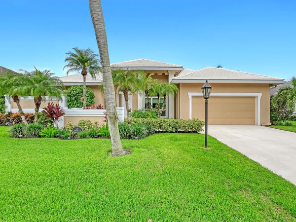 23 Windward Isle, Palm Beach Gardens, FL 33418