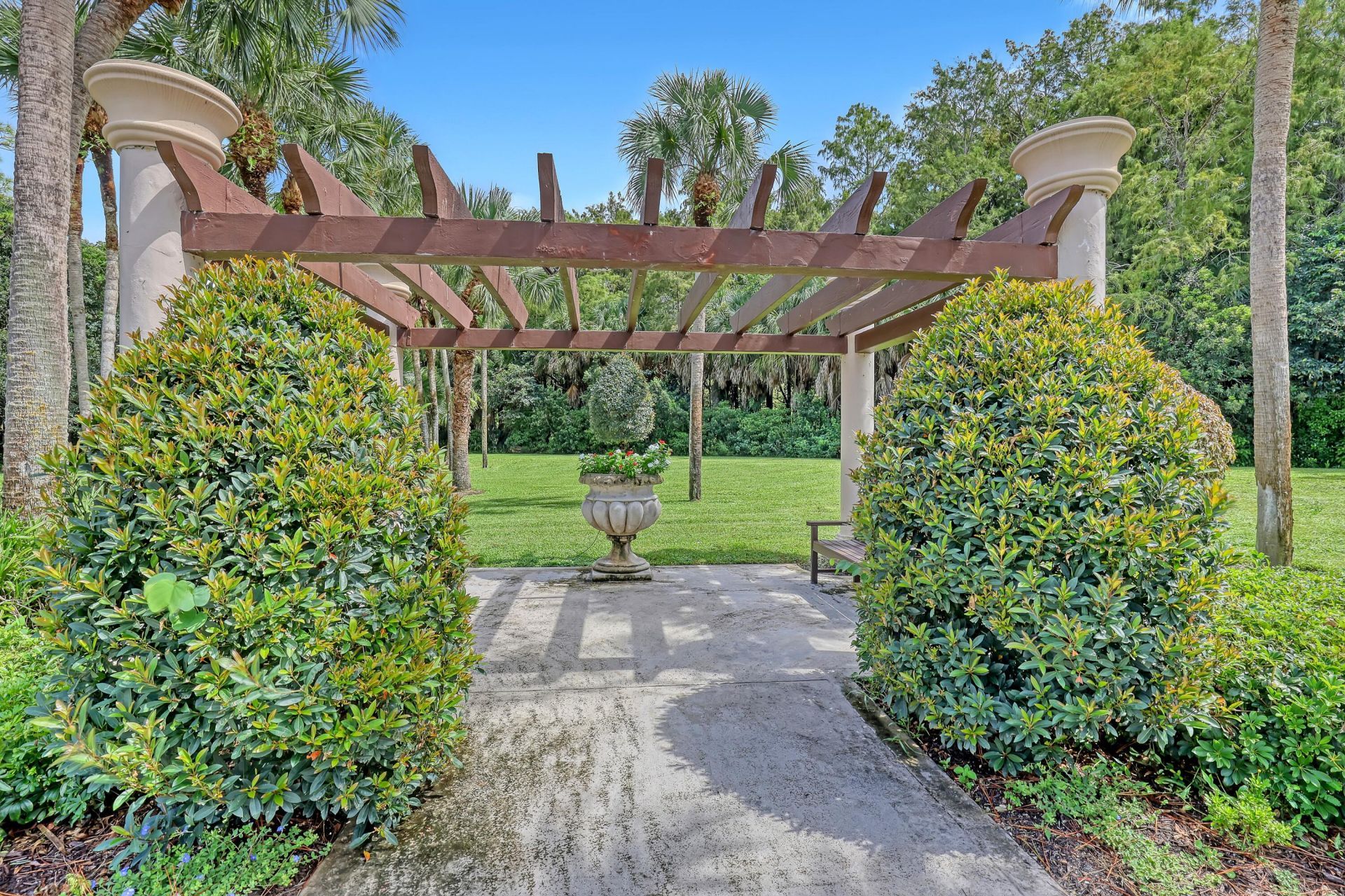 23 Windward Isle, Palm Beach Gardens, FL 33418 Photo