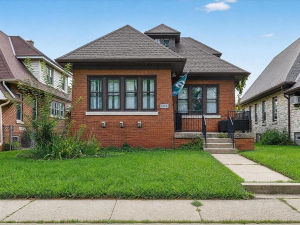 4186 N 15th STREET, Milwaukee, WI 53209