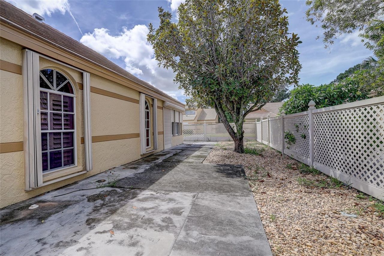 3515 57th Avenue Drive W, Bradenton, FL 34210 Photo