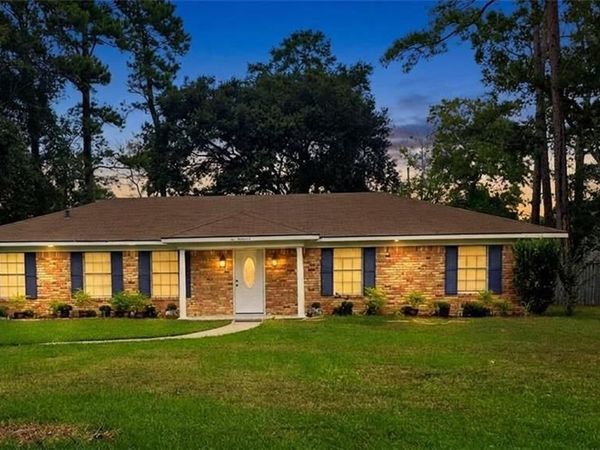 200 Yew Street, Satsuma, AL 36572
