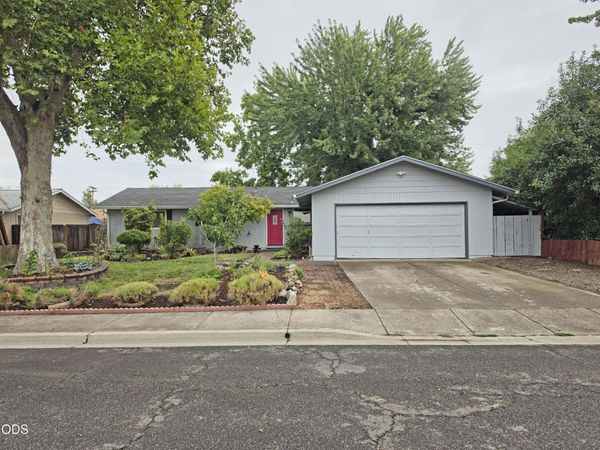 1874 Marys Way, Central Point, OR 97502