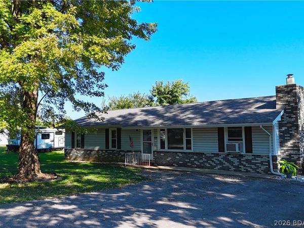 301 Haynes Street , Eldon, MO 65026