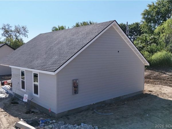208 Meredith Lane , Eldon, MO 65026