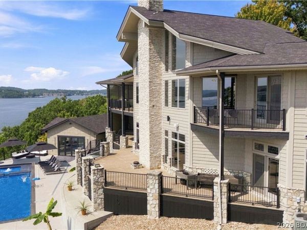 1104 Beacon Pointe Circle, Lake Ozark, MO 65049