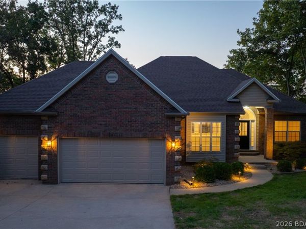 352 Duckhead Road , Lake Ozark, MO 65049