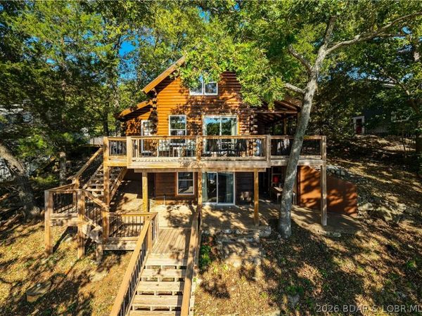 1030 Pleasant Valley Drive , Roach, MO 65787