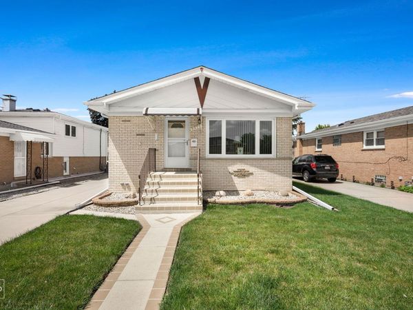 9972 Ivanhoe Avenue , Schiller Park, IL 60176