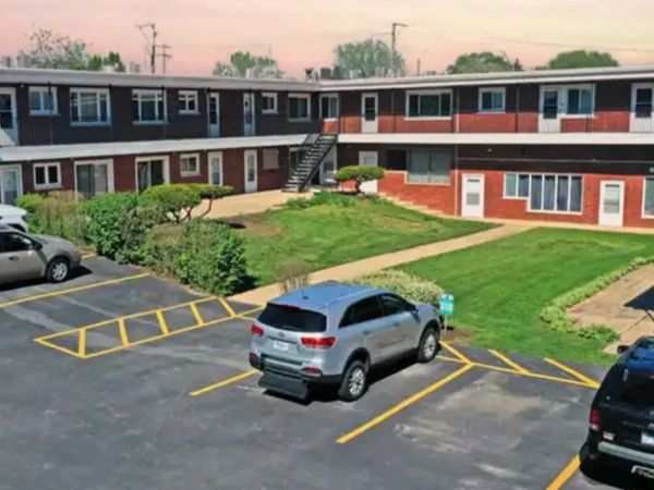Unit 1B, Palos Hills, IL 60465