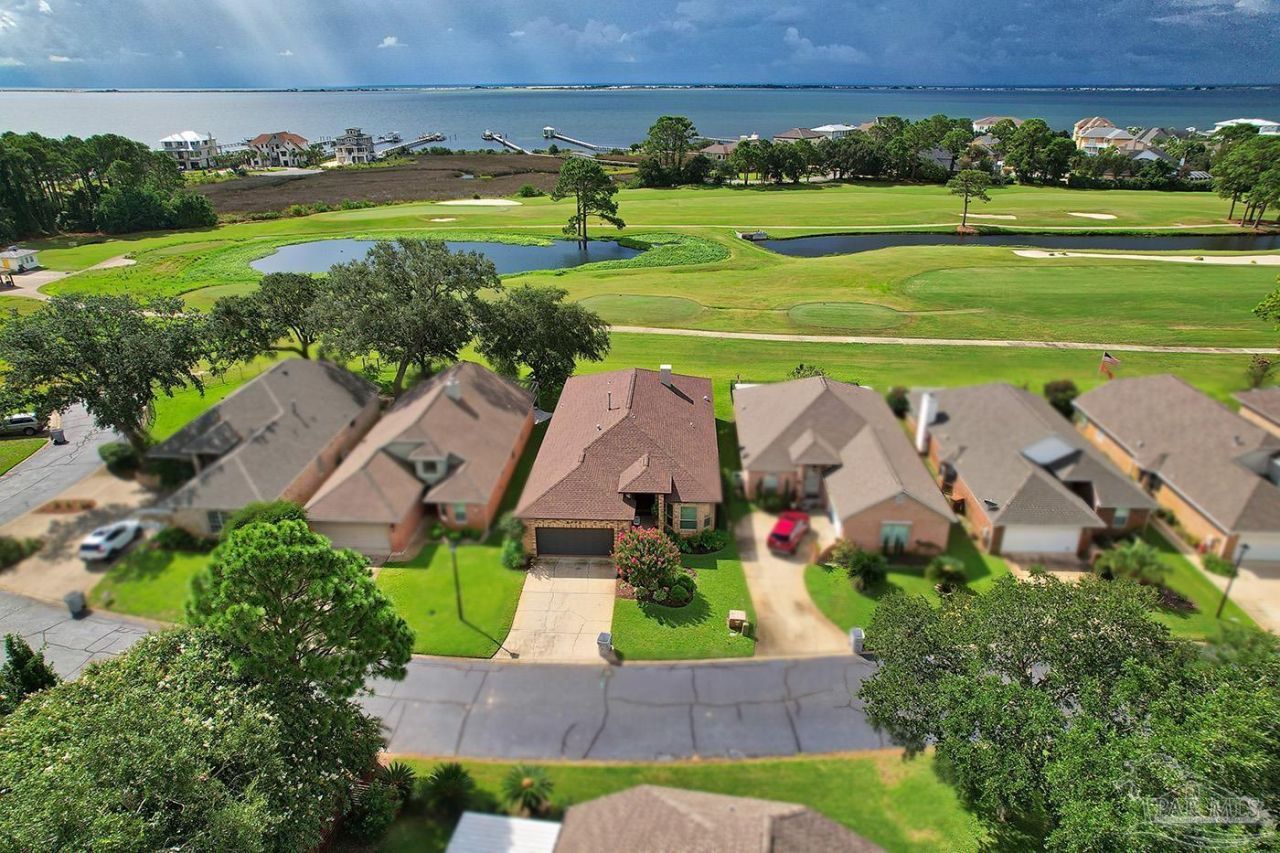 4100 Longwood Cir, Gulf Breeze, FL 32563 Main Photo