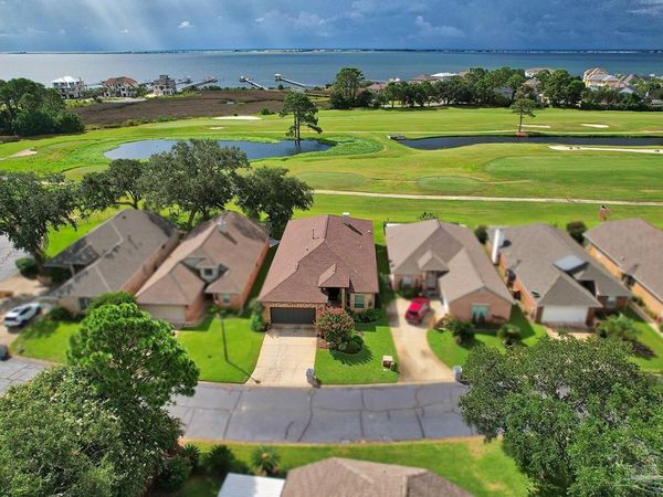 4100 Longwood Cir, Gulf Breeze, FL 32563