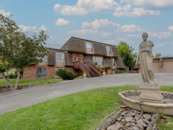 3811 Country Club Dr, Lewiston, ID 83501