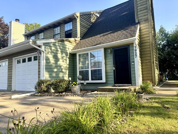 1927 Springvale Drive, Crown Point, IN 46307
