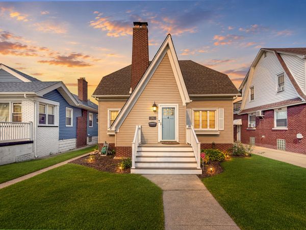 1342 Lake Avenue , Whiting, IN 46394