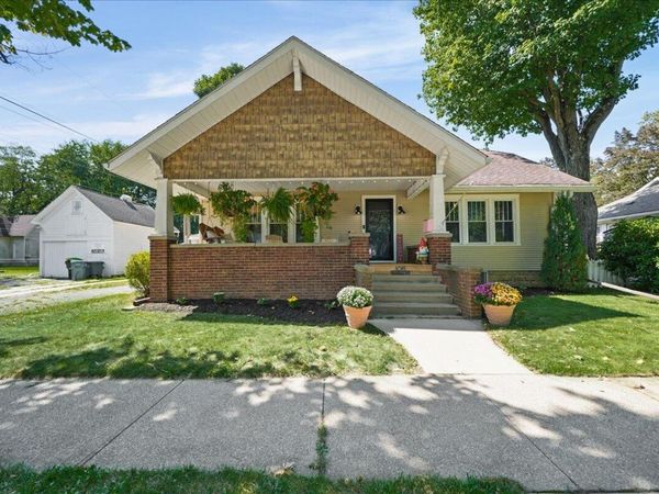 105 N Greenwich Street, Valparaiso, IN 46383