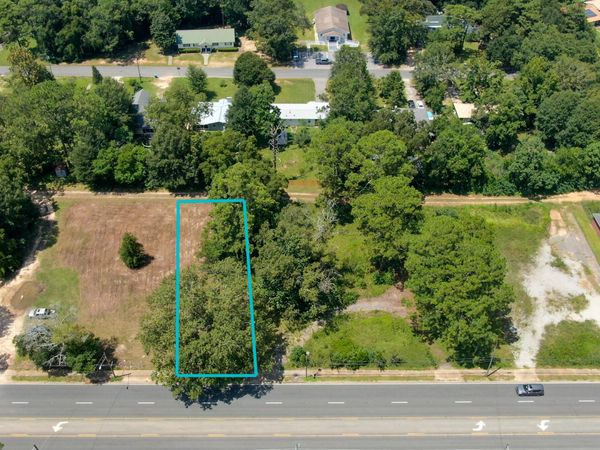 850 N Ferdon Boulevard, Crestview, FL 32536