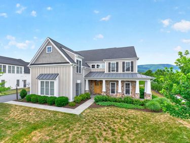 801 GOLF VIEW DR, Crozet, VA 22932