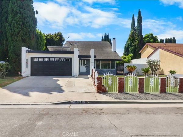 2122 W Chalet, Anaheim, CA 92804