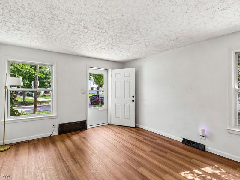14337 Tuckahoe Avenue, Cleveland, OH 44111 Photo 10