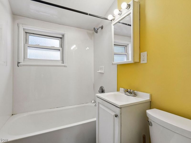 14337 Tuckahoe Avenue, Cleveland, OH 44111 Photo 22