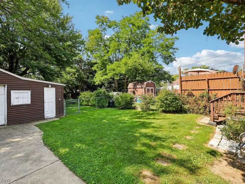 14337 Tuckahoe Avenue, Cleveland, OH 44111 Photo 29