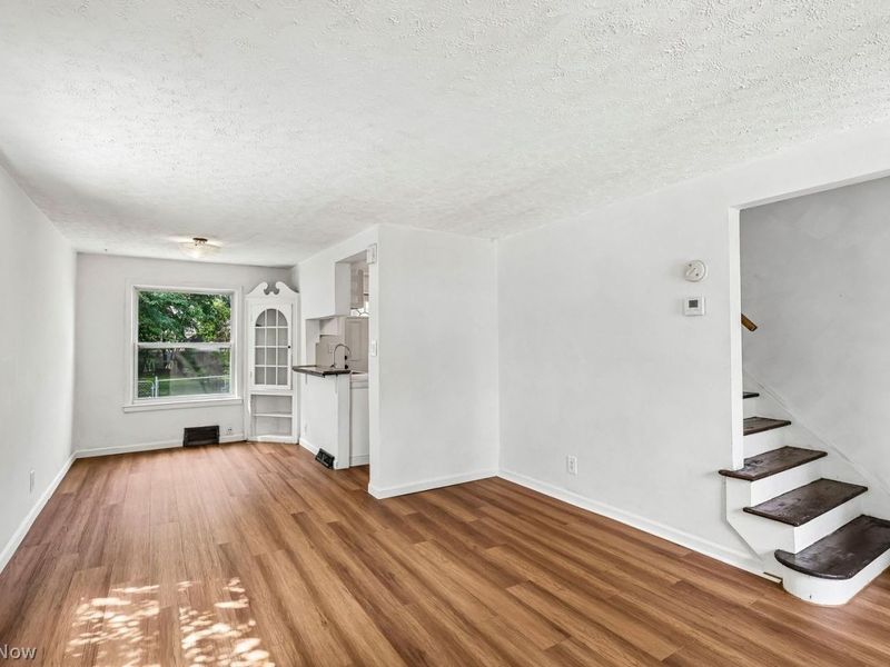 14337 Tuckahoe Avenue, Cleveland, OH 44111 Photo 4