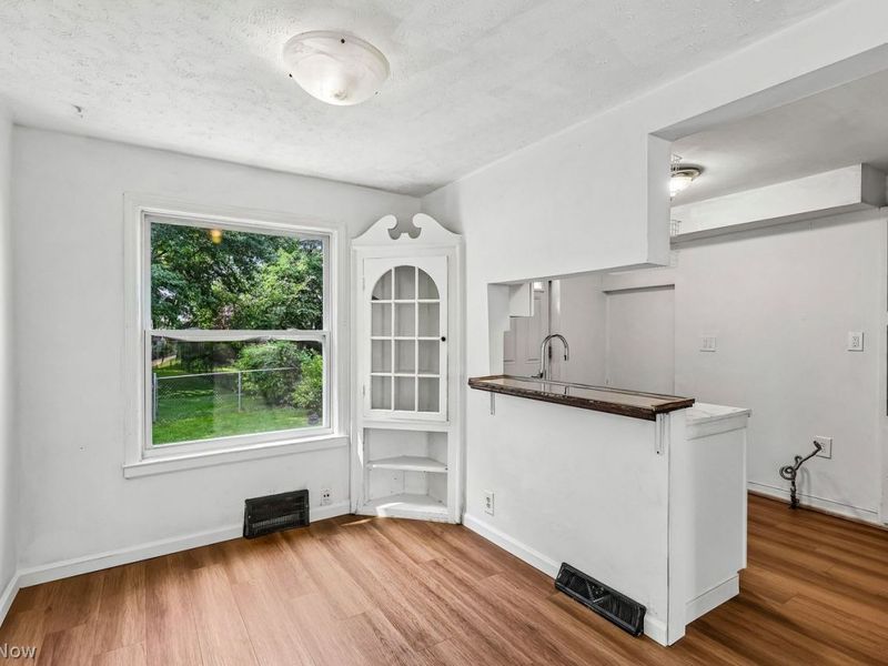 14337 Tuckahoe Avenue, Cleveland, OH 44111 Photo 5