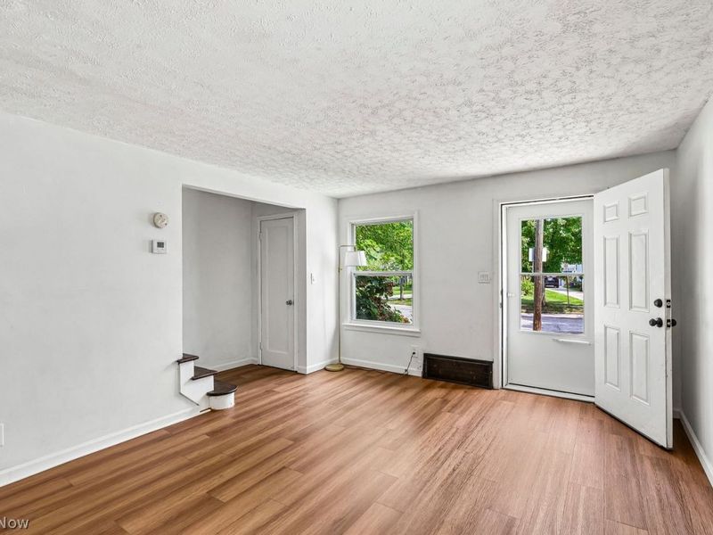 14337 Tuckahoe Avenue, Cleveland, OH 44111 Photo 9