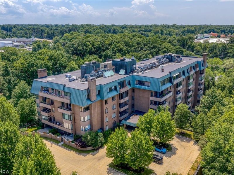 5150 Three Village Drive, Unit PHAB, Lyndhurst, OH 44124 Photo 1