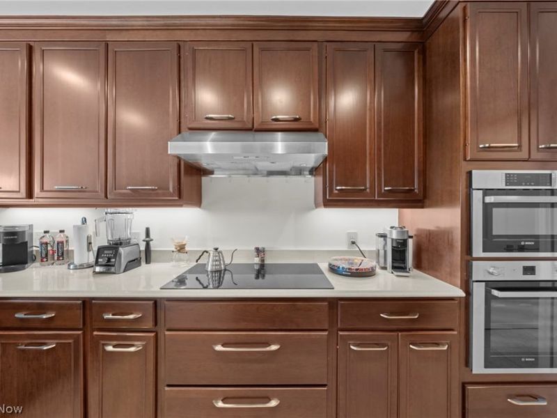 5150 Three Village Drive, Unit PHAB, Lyndhurst, OH 44124 Photo 11