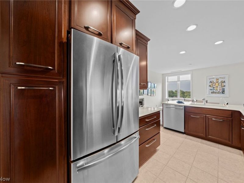 5150 Three Village Drive, Unit PHAB, Lyndhurst, OH 44124 Photo 13