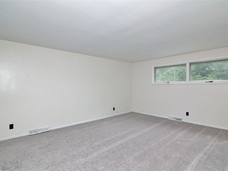 5202 Homewood Avenue, Maple Heights, OH 44137 Photo 13