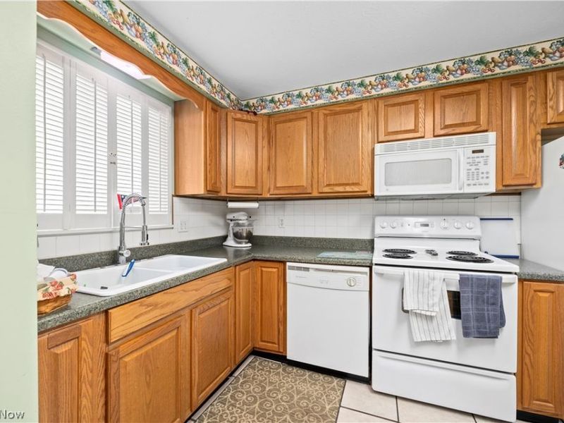8959 W Ridge Road, Unit B, Elyria, OH 44035 Photo 16