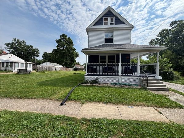 1826 West Avenue , Elyria, OH 44035