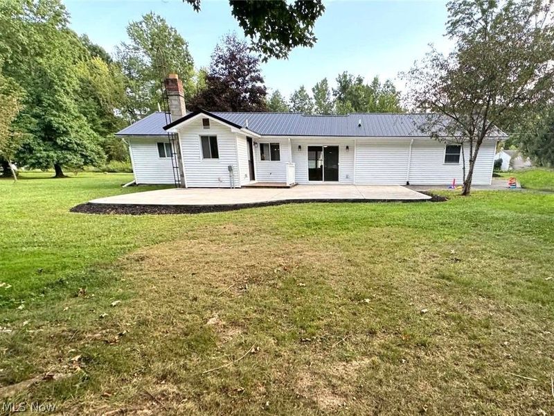 17626 Lakewood Avenue, Lake Milton, OH 44429 Photo 3