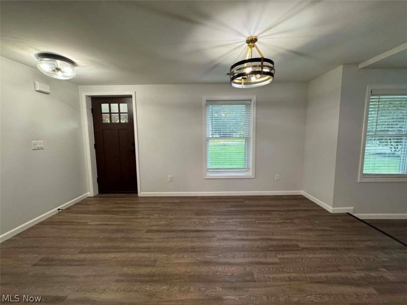 17626 Lakewood Avenue, Lake Milton, OH 44429 Photo 4